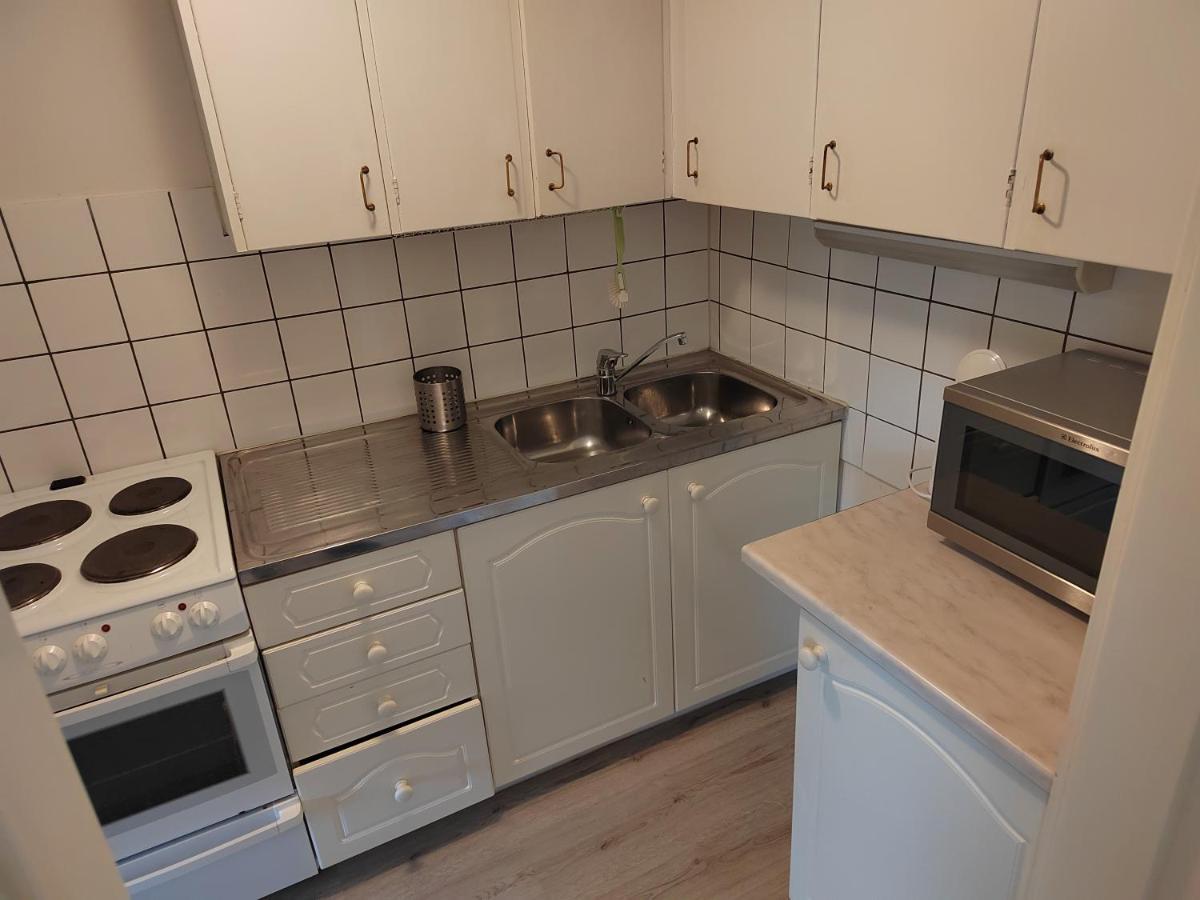 Kalle'S Unluxury Guest House Cl0Sed From 1St Of Feb 2025 Helsinki Room photo